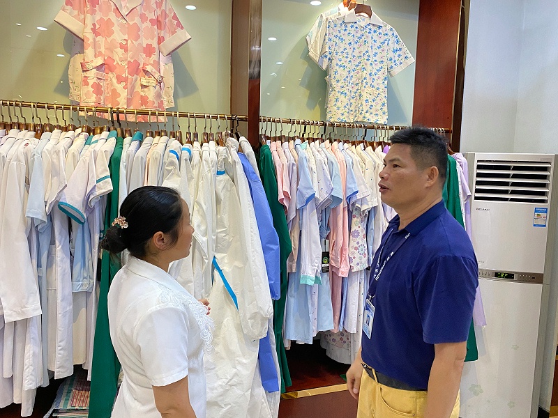 展示不同功能特点的医护面料